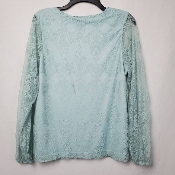 Daytrip Large Blue Lace LS Top - Picture 4 of 7